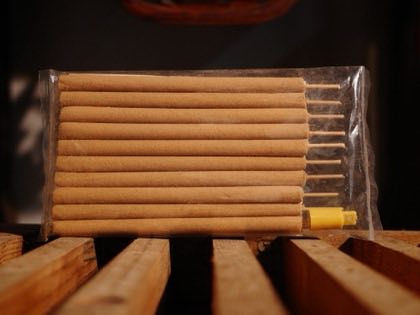 Gói nhang tiểu, mặt sau